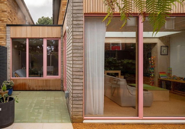 1980s extension Samantha Road 